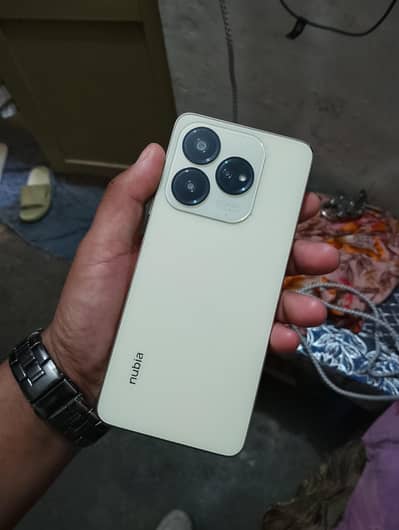 Zte nubia V60 Design 16/256