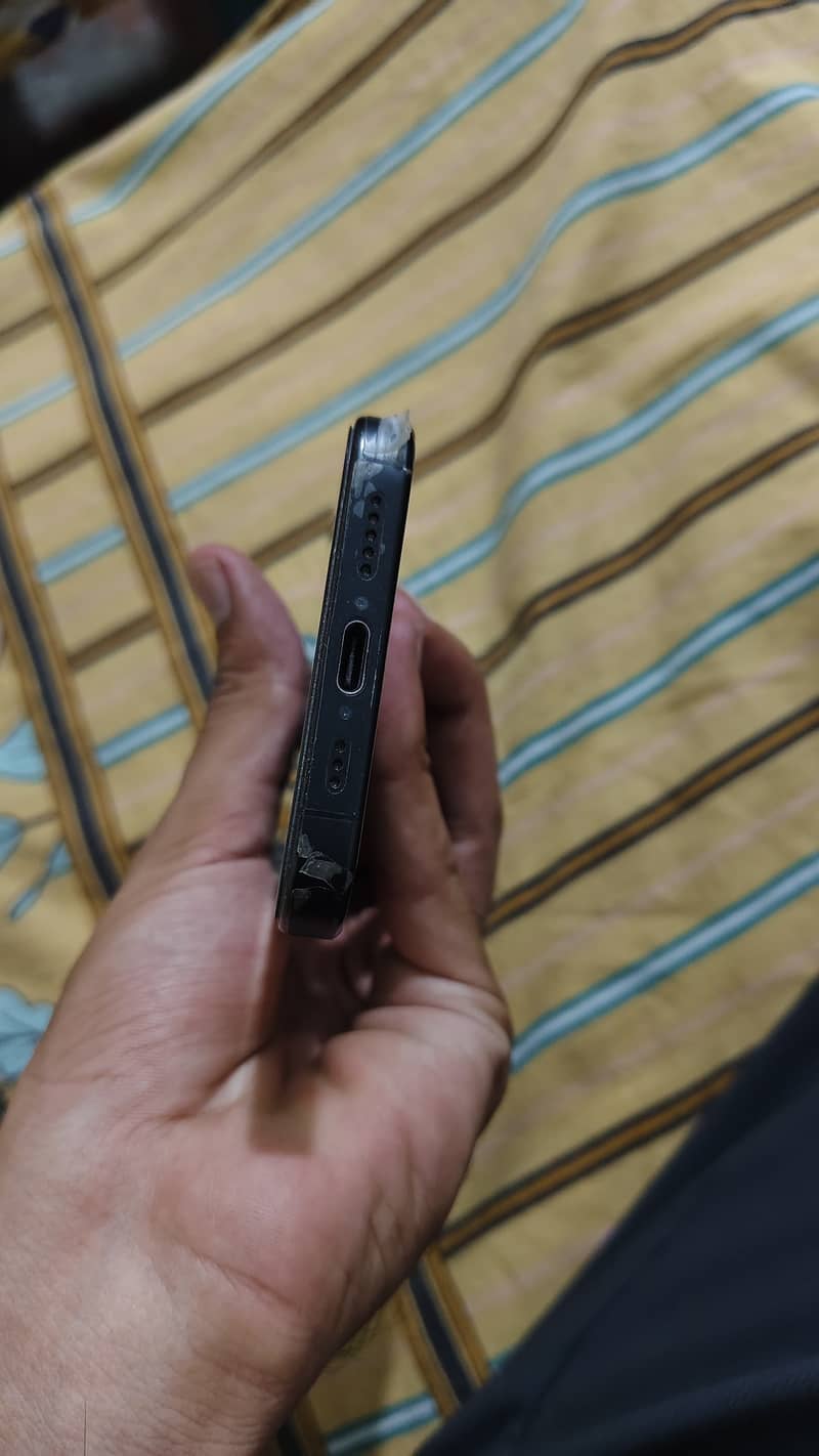 Apple iPhone 15 Pro 1