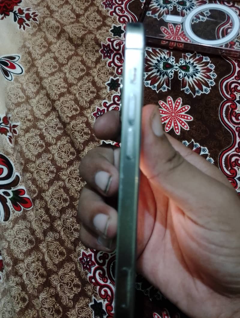 Apple iPhone 12 Pro 2