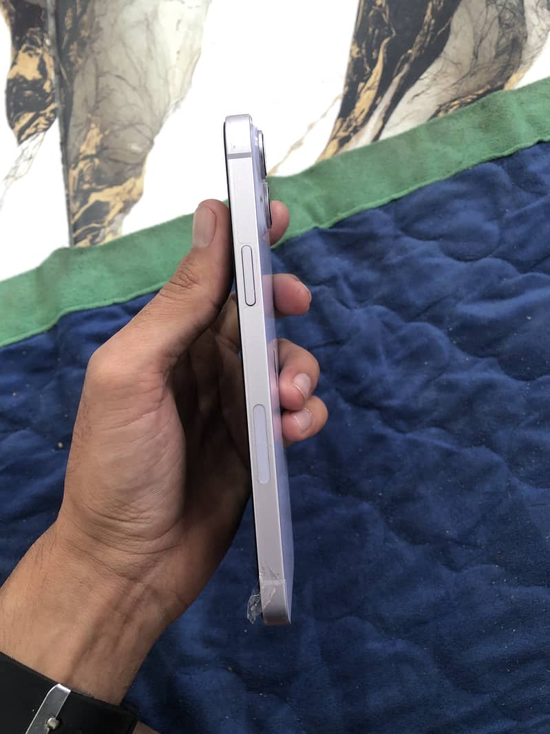 iPhone 13plus 1