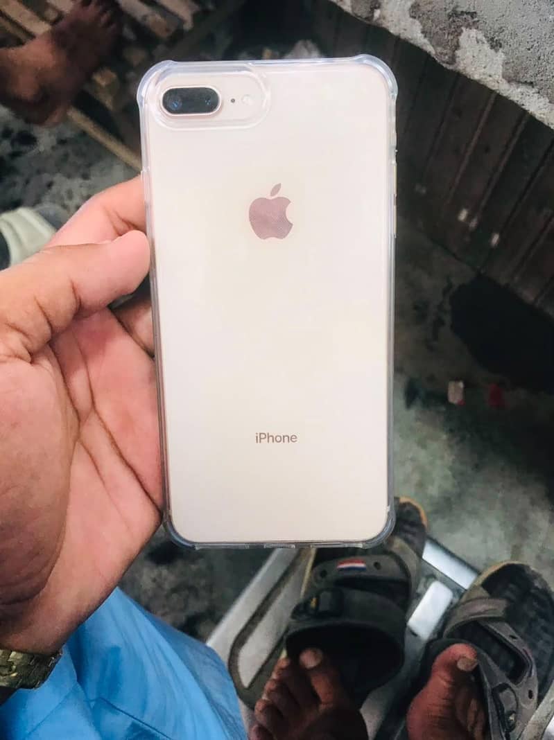 Apple iPhone 8 Plus 1