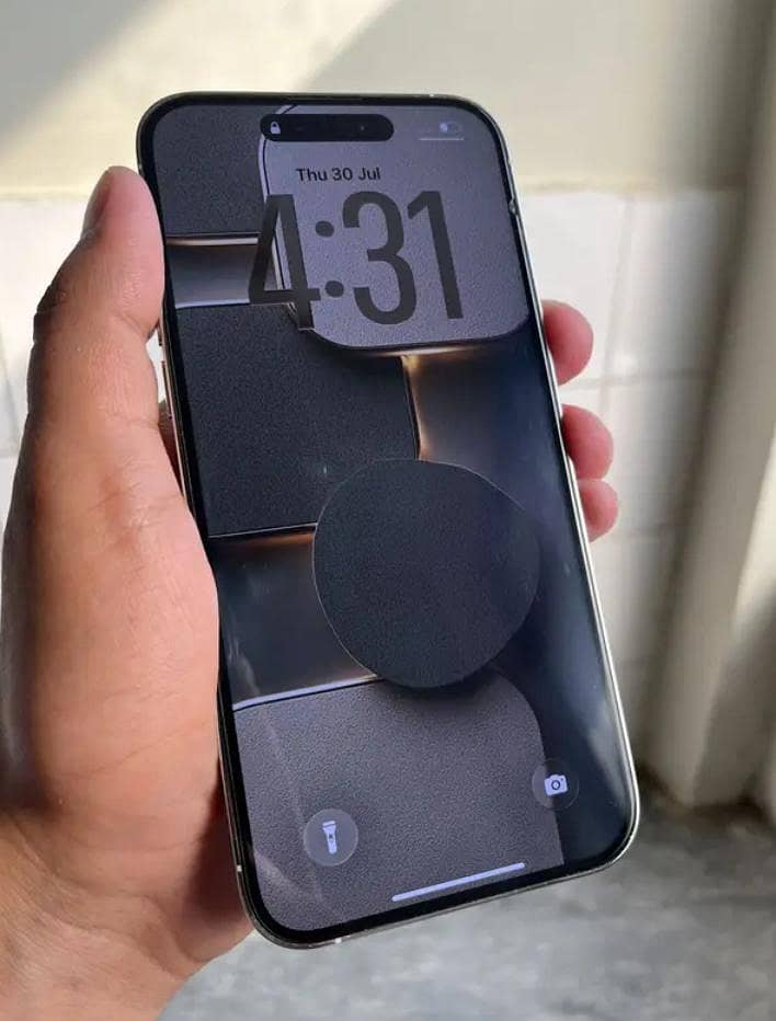 Apple iPhone 14 Pro Max 1