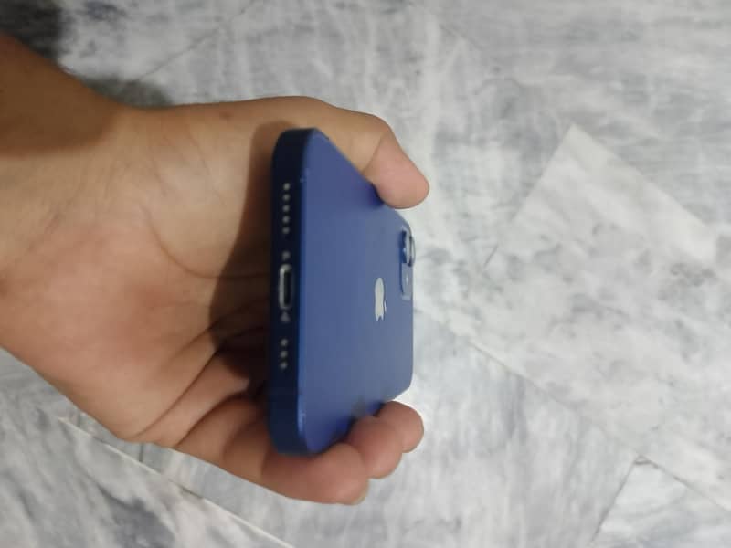 Apple iPhone 12 3
