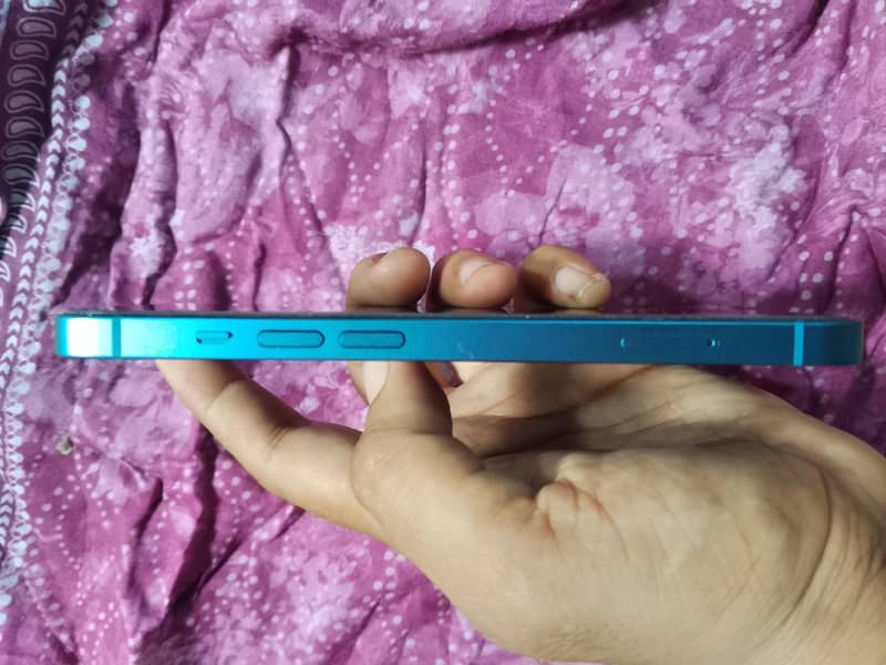 Apple iPhone 13 3