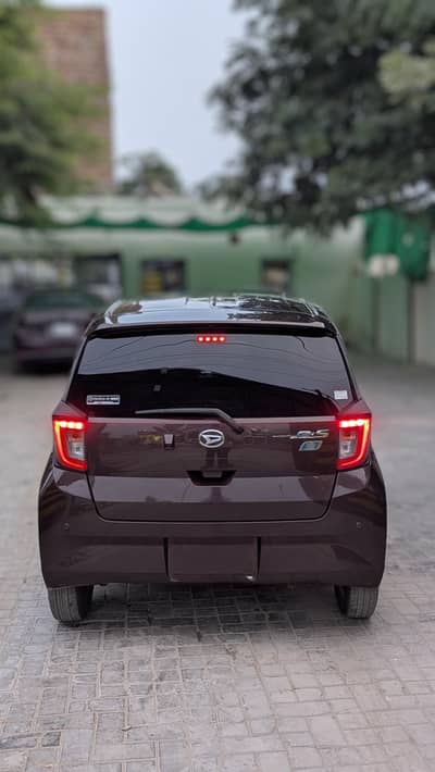 Daihatsu Mira 2022