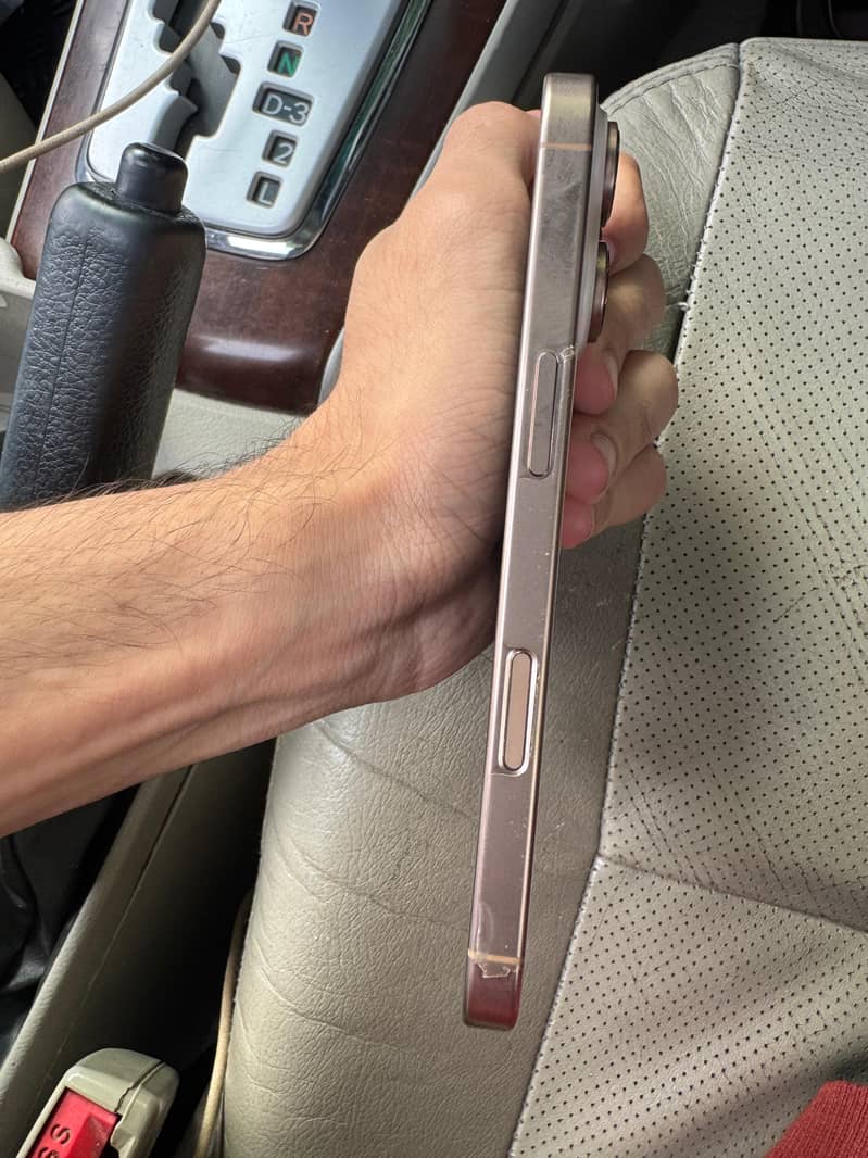 Apple iPhone 15 Pro 3