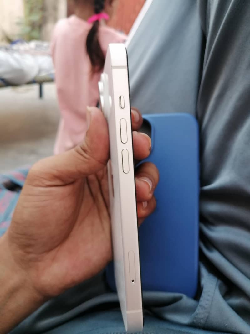 Apple iPhone 14 2