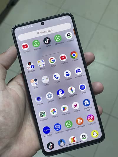 Sharp Aquos R9