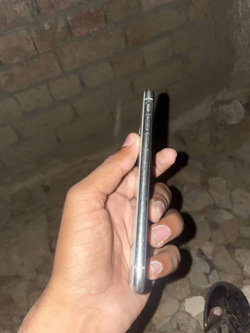 Apple iPhone X 5