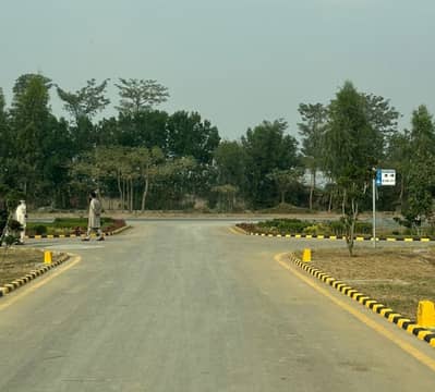 5 Marla Plot For Sale At 75ft Road
