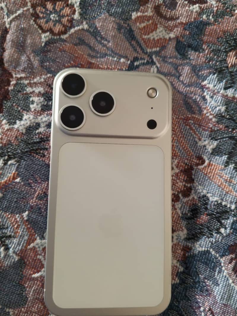 Apple iPhone XR 4