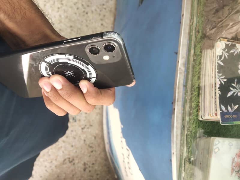 Apple iPhone 11 7