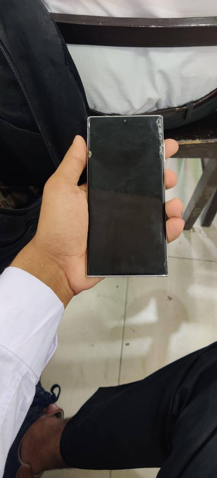 Samsung Mobile S22 Ultra 5