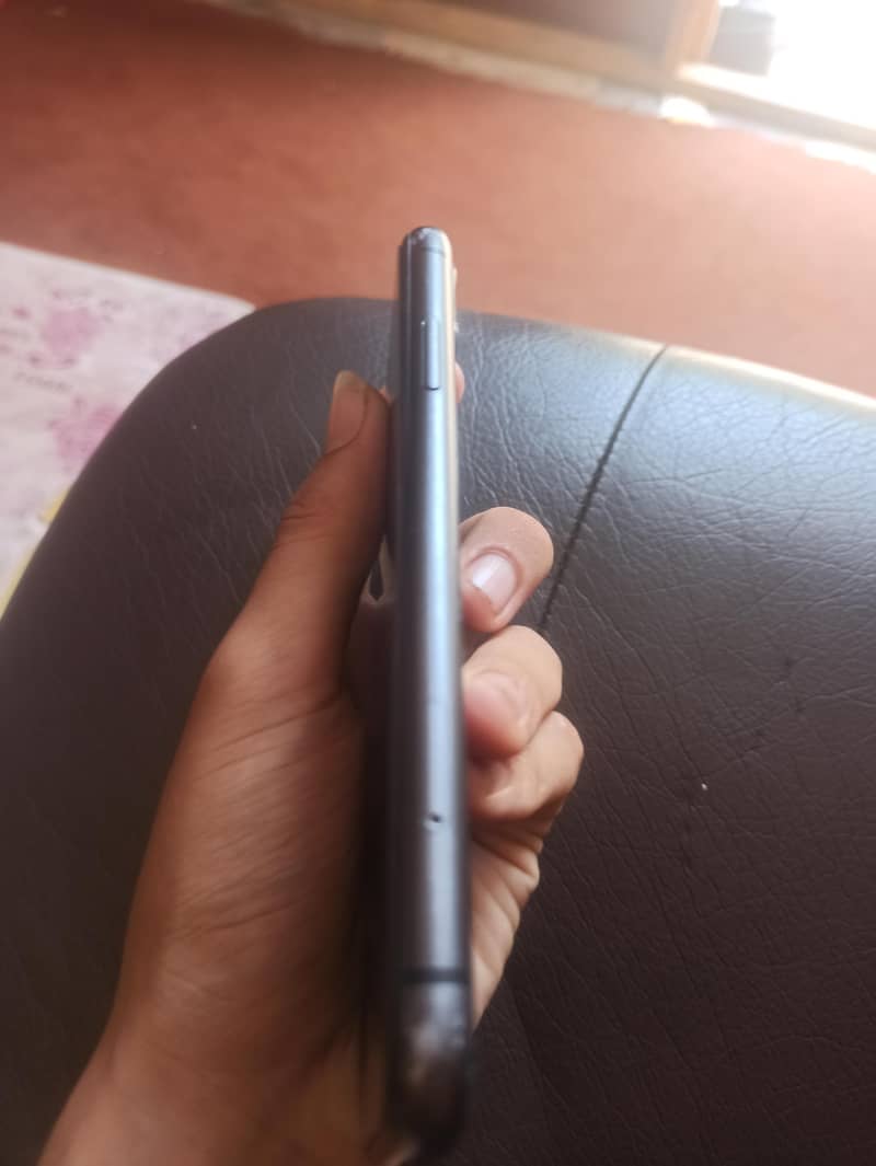 Apple iPhone 11 3