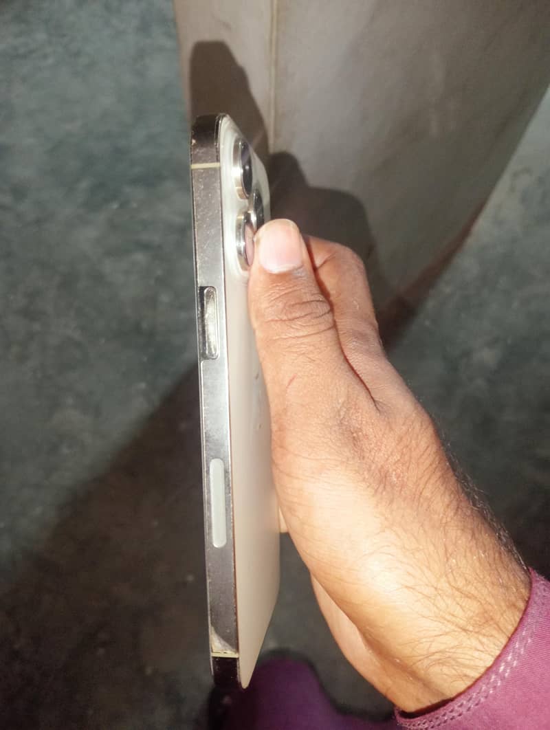 Apple iPhone 14 Pro Max 3