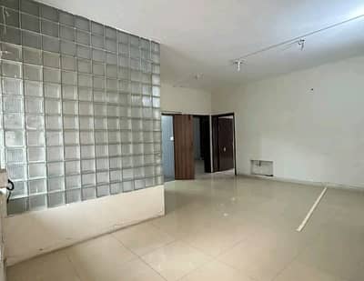 Prime Location 1 Kanal Upper Portion Situated In Garden Town For rent