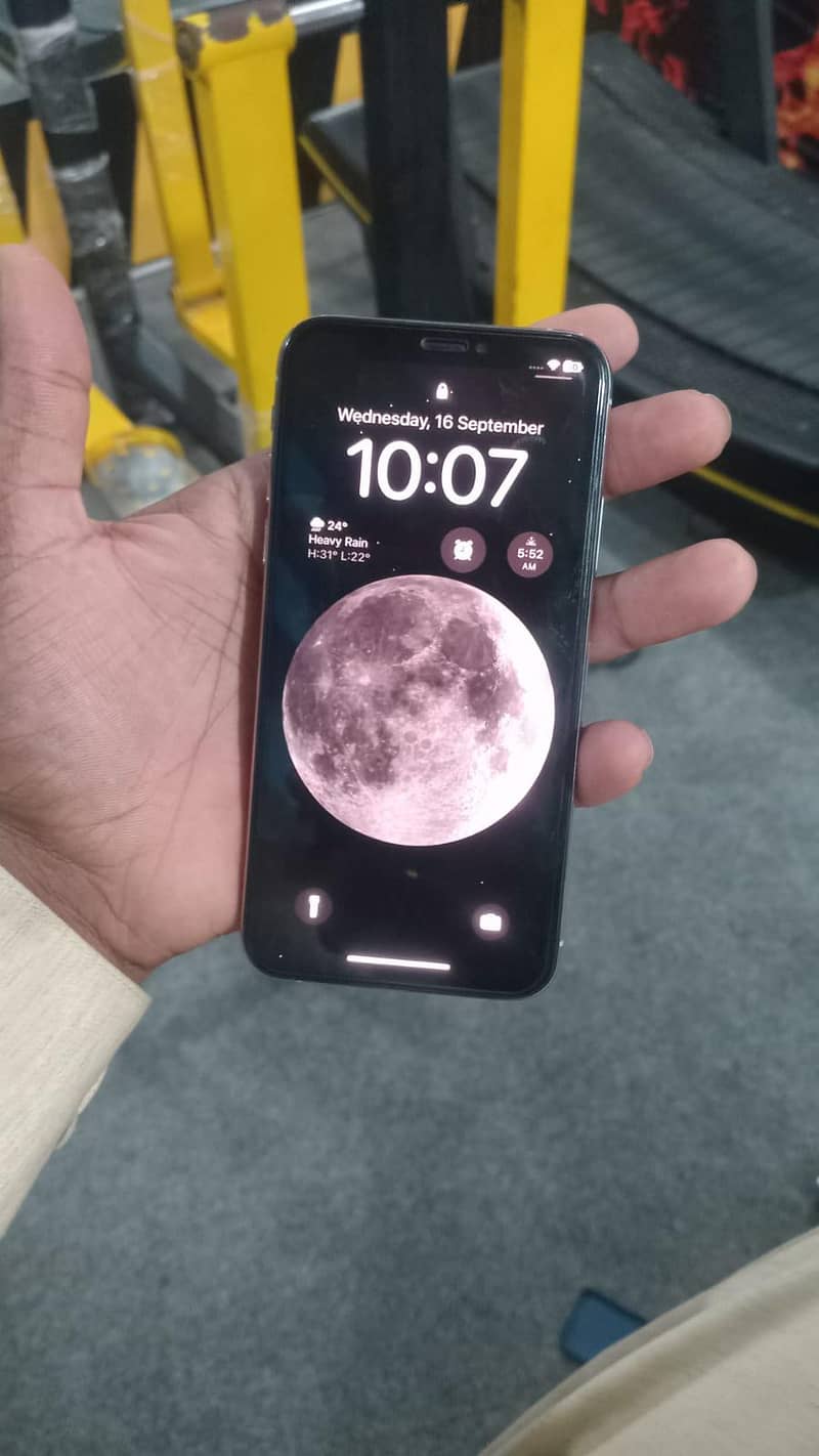Apple iPhone XS 3