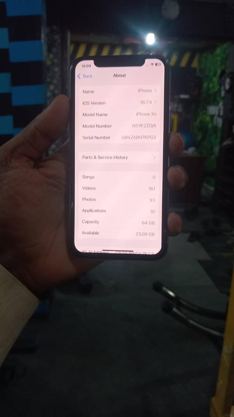 Apple iPhone XS 7
