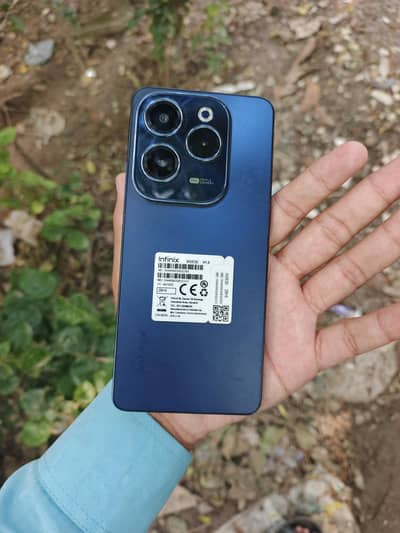 Infinix hot 40 256gb with 45w cahrger