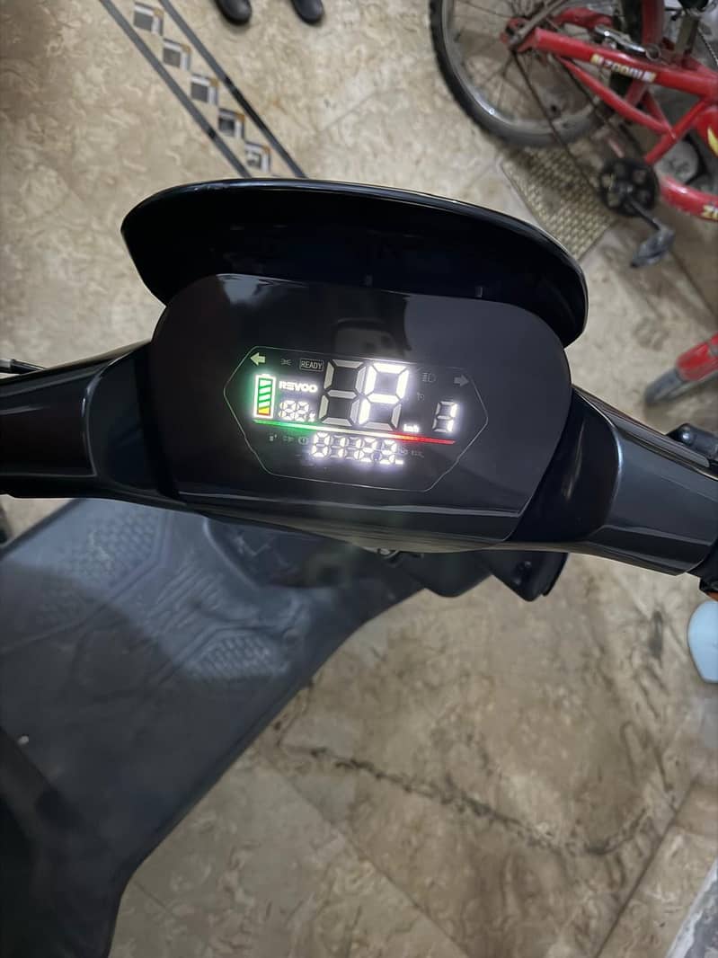 Revoo model A12 3.4. 5.4. 0.92. 0.0. 9 1