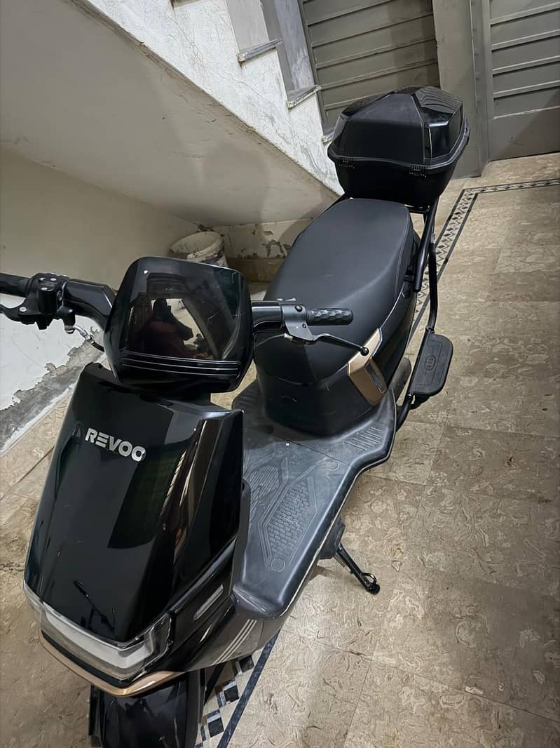 Revoo model A12 3.4. 5.4. 0.92. 0.0. 9 3