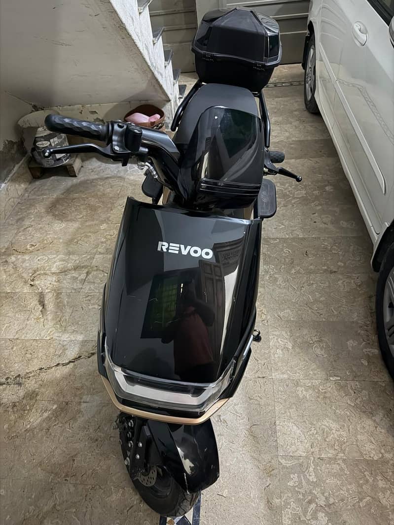 Revoo model A12 3.4. 5.4. 0.92. 0.0. 9 4