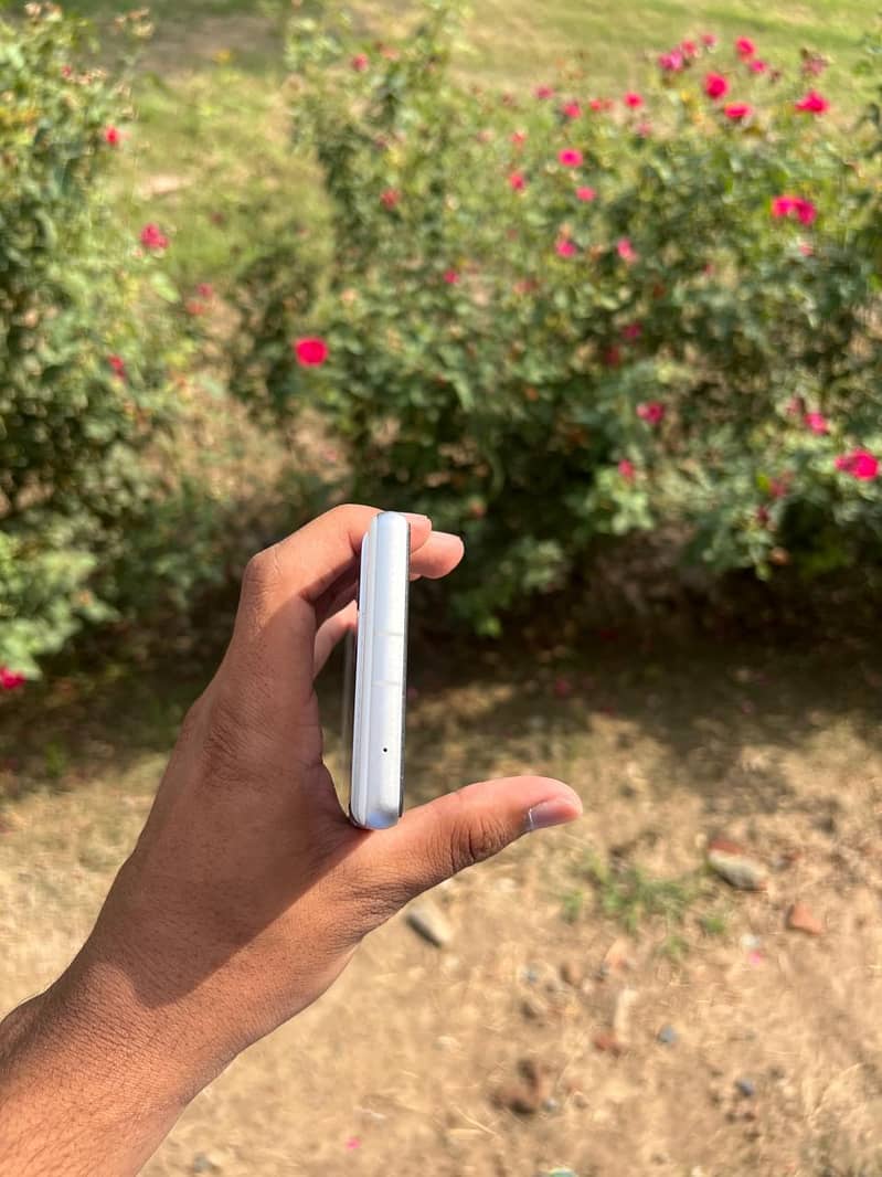 Google Pixel 7a 3