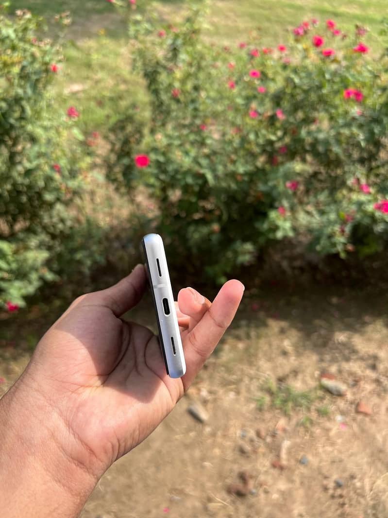 Google Pixel 7a 4