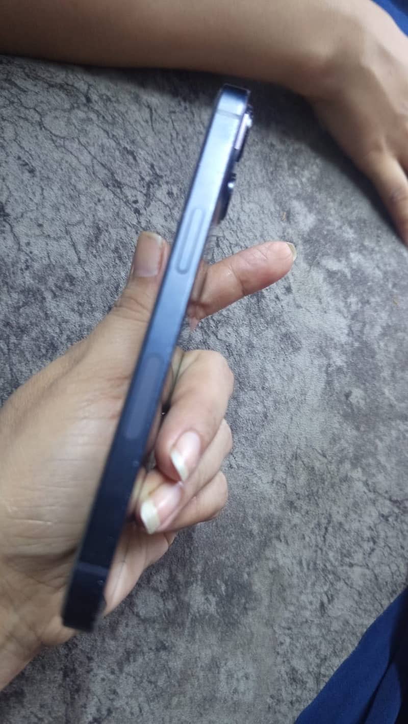 Apple iPhone 13 3