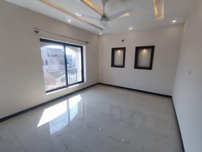1 Kanal Upper Portion Available For rent In I-8/3