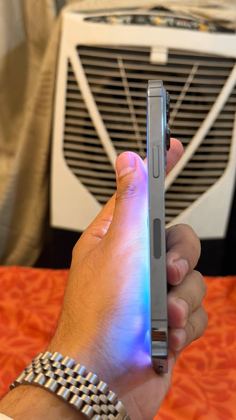 Apple iPhone 13 Pro 4