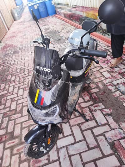 Revoo Electric Scooty Only 129 KM Used