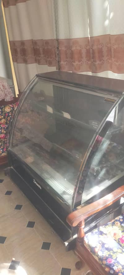 cake display chiller