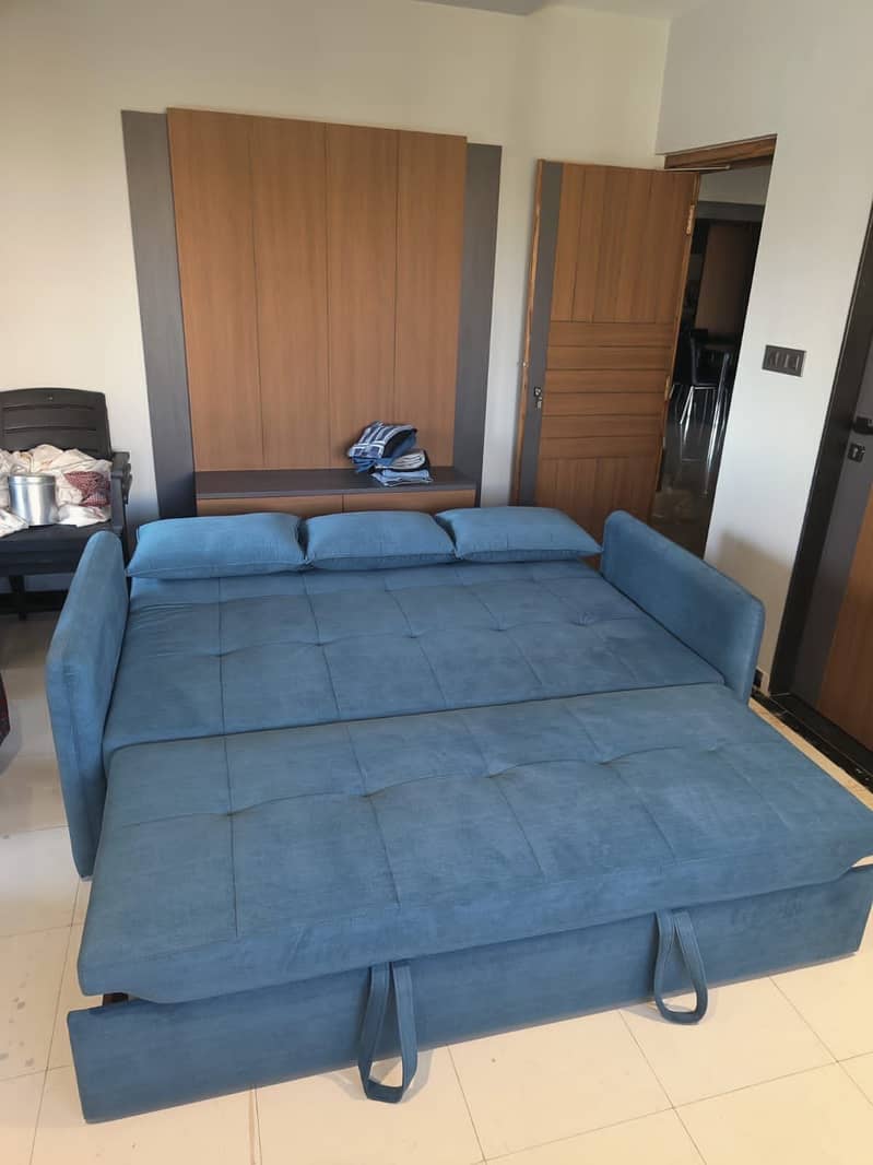 DOUBLE SOFA CUMBED. . 1