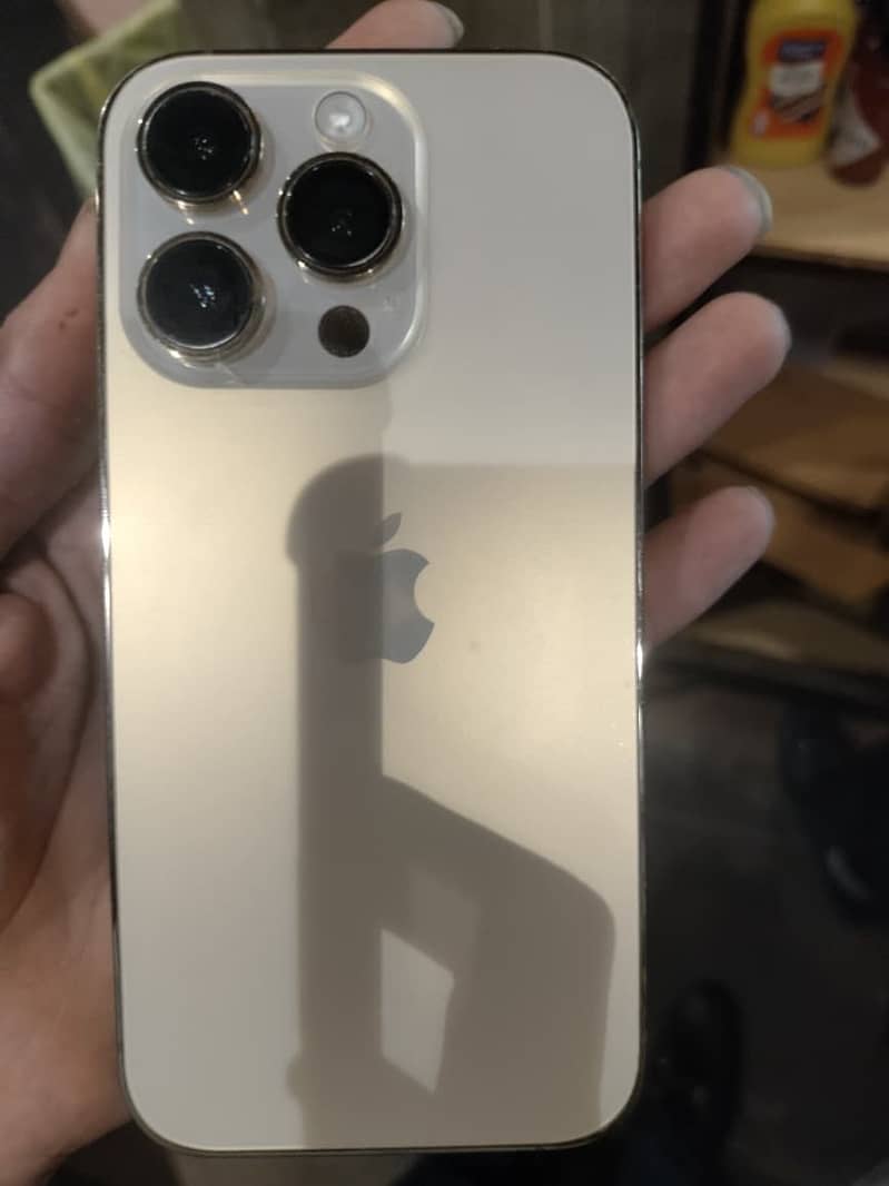 Apple iPhone 14 Pro 2