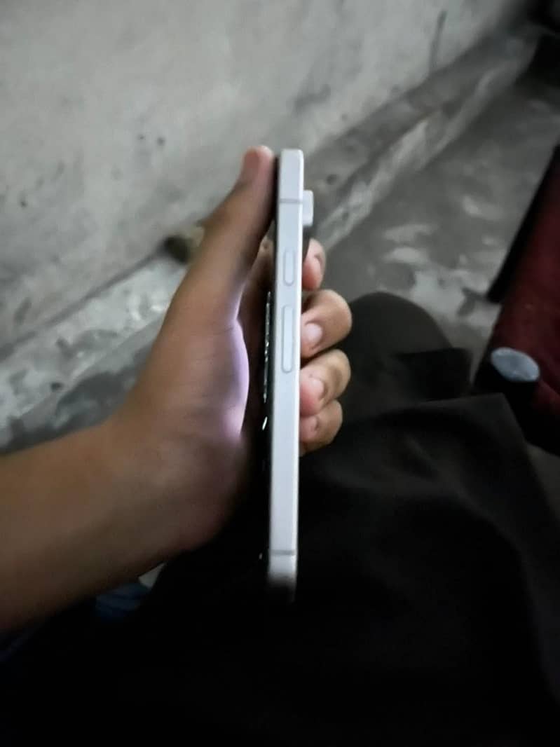Google Pixel 9 4