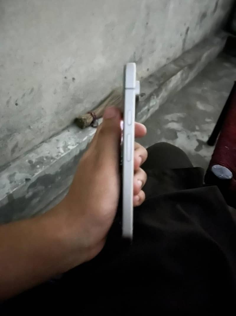 Google Pixel 9 5
