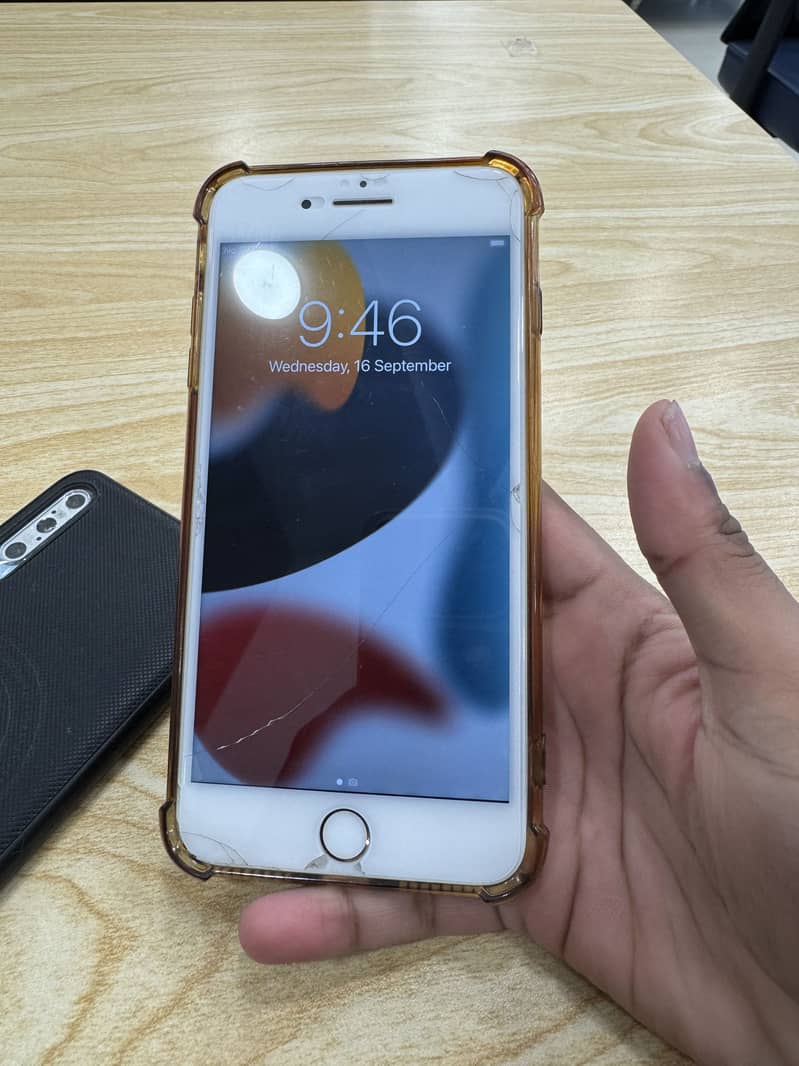 Apple iPhone 7 Plus 2