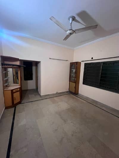 10 Marla Upper Portion For Rent With 4 Bedroom'S Near Ucp University & Shaukat Khanam Chowk