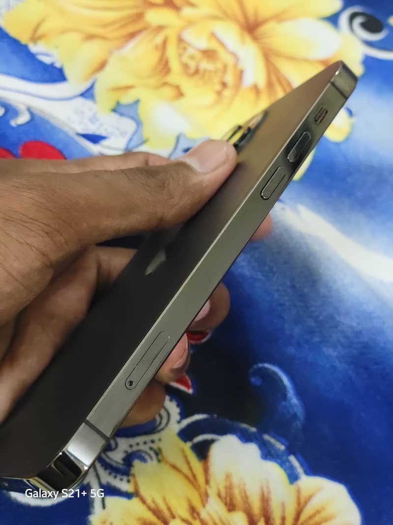 Apple iPhone 12 Pro 6