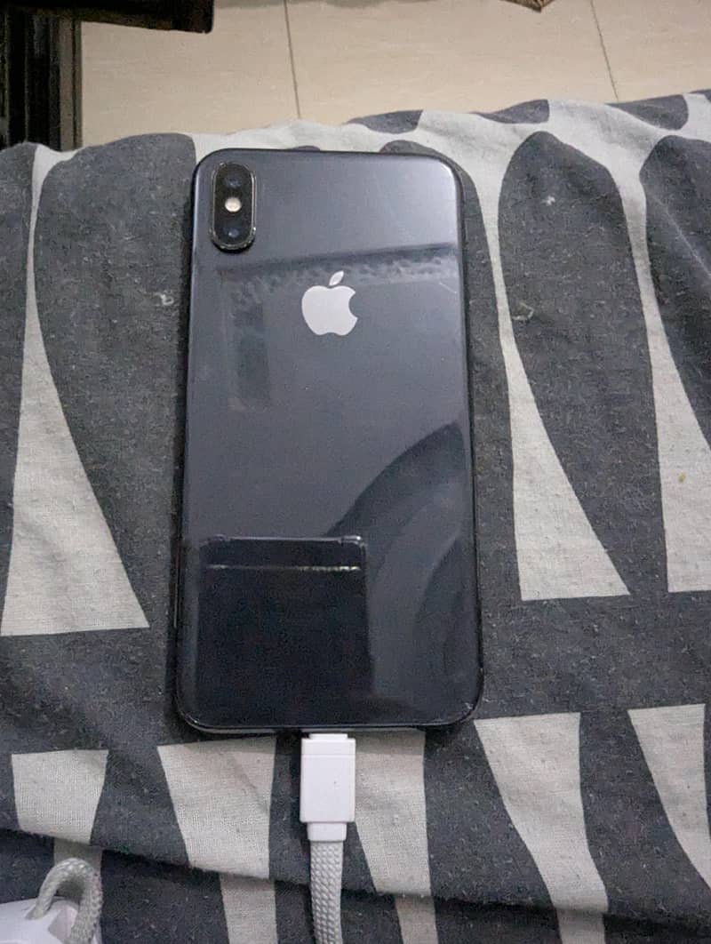Apple iPhone X 3