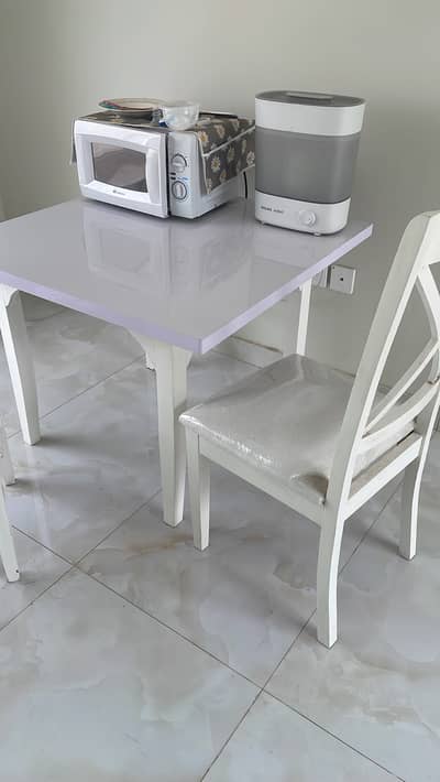 Dinning Table I 4 Sitter Dinning I Chairs/Table