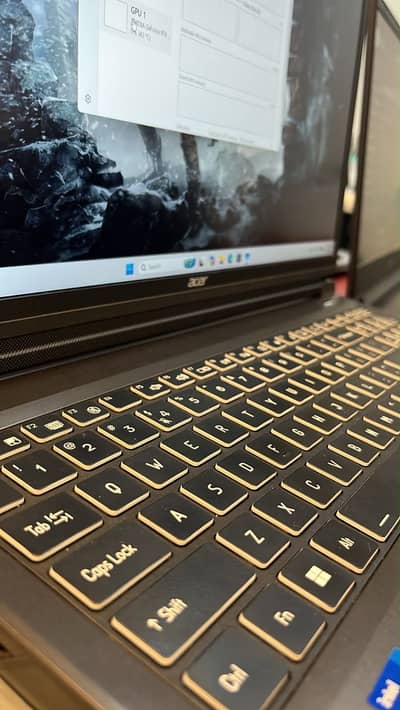  ACER SHADOW SH16 — RTX 5060 GAMING LAPTOP 