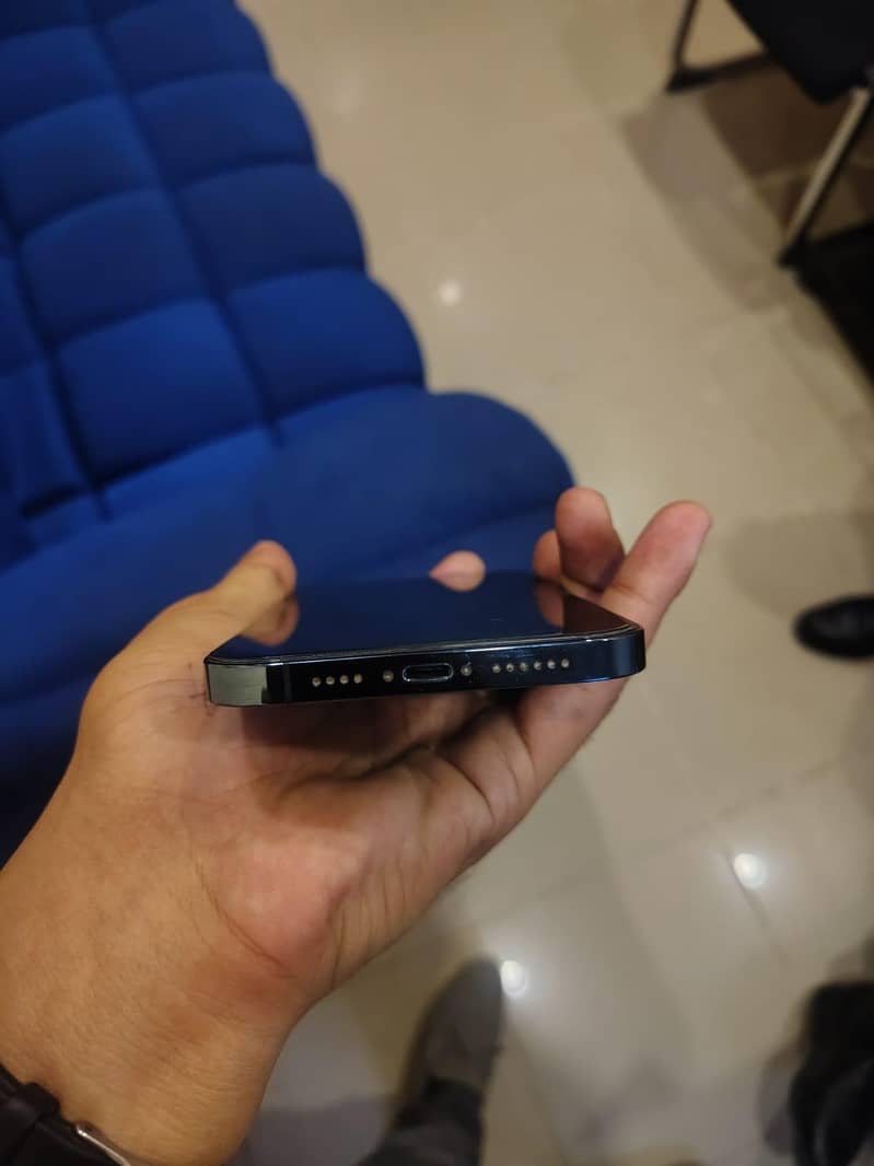 Apple iPhone 12 Pro Max 6