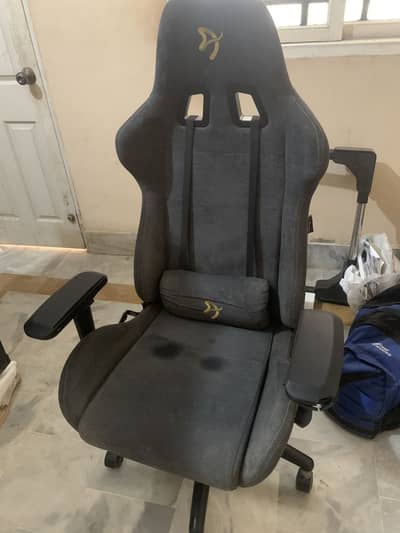 Arozzi gaming chair for sale