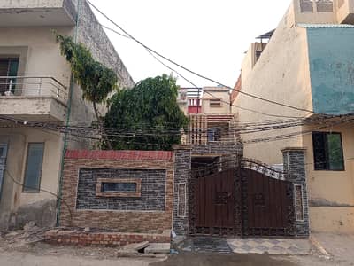 Highly-coveted 9 Marla House Is Available In Green Cap Housing Society For sale