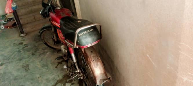 argent sell bike 2012 model plz  WhatsApp number 03315635818