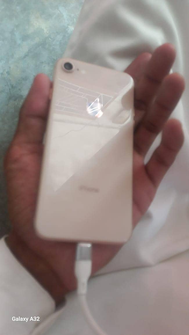 Apple iPhone 8 4
