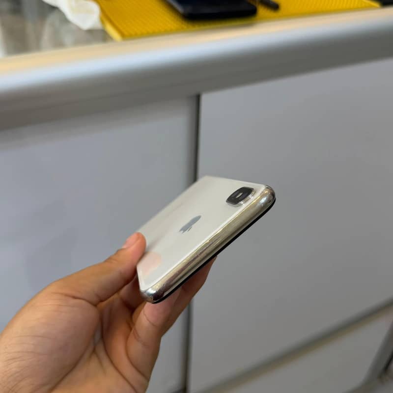 Apple iPhone X 2