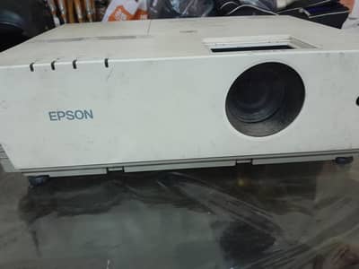 projecter urgent sale